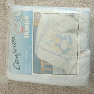 Vintage 1980s Dundee Crib Comforter